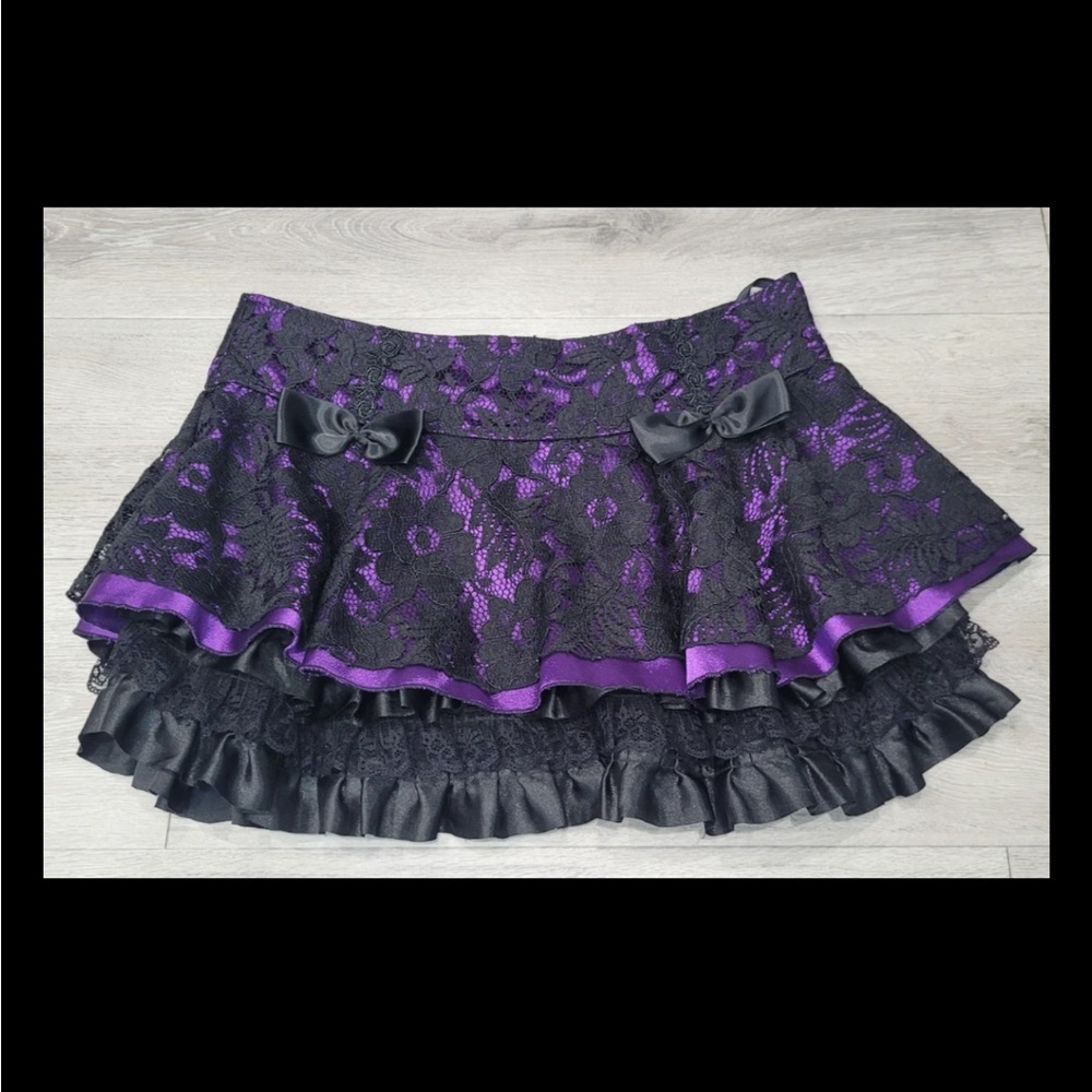 Bedroom Stories Rare Black Red Lace Ruffle Skirt y2K Sz Small